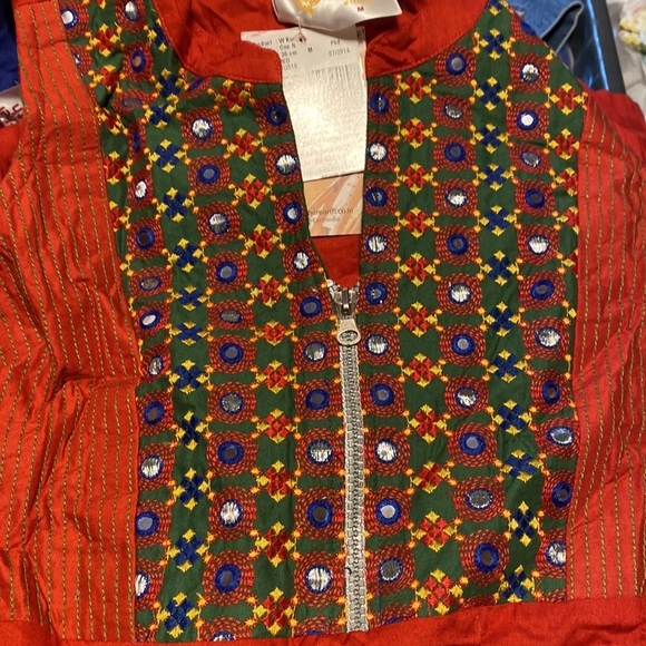 Beautiful Mother Earth Top NWT - Picture 7 of 8